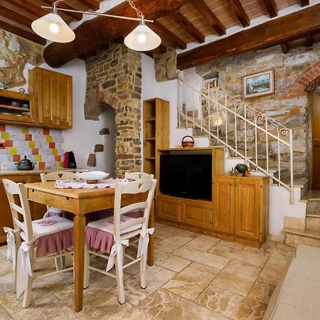 La Casetta Nel Borgo Castelnuovo di Val di Cecina Luaran gambar